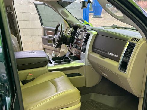 Used 2011 RAM 2500 Laramie w/ Cold Weather Group image 11