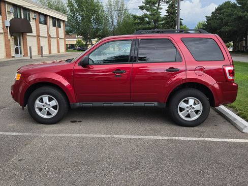 Used 2012 Ford Escape XLT image 4