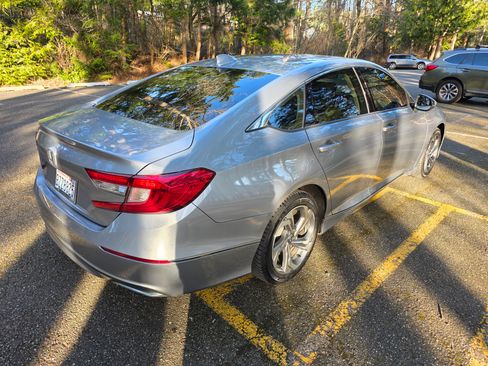 Used 2018 Honda Accord EX-L image 2