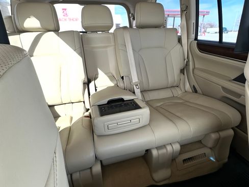 Used 2021 Lexus LX 570 4WD w/ Luxury Package image 8