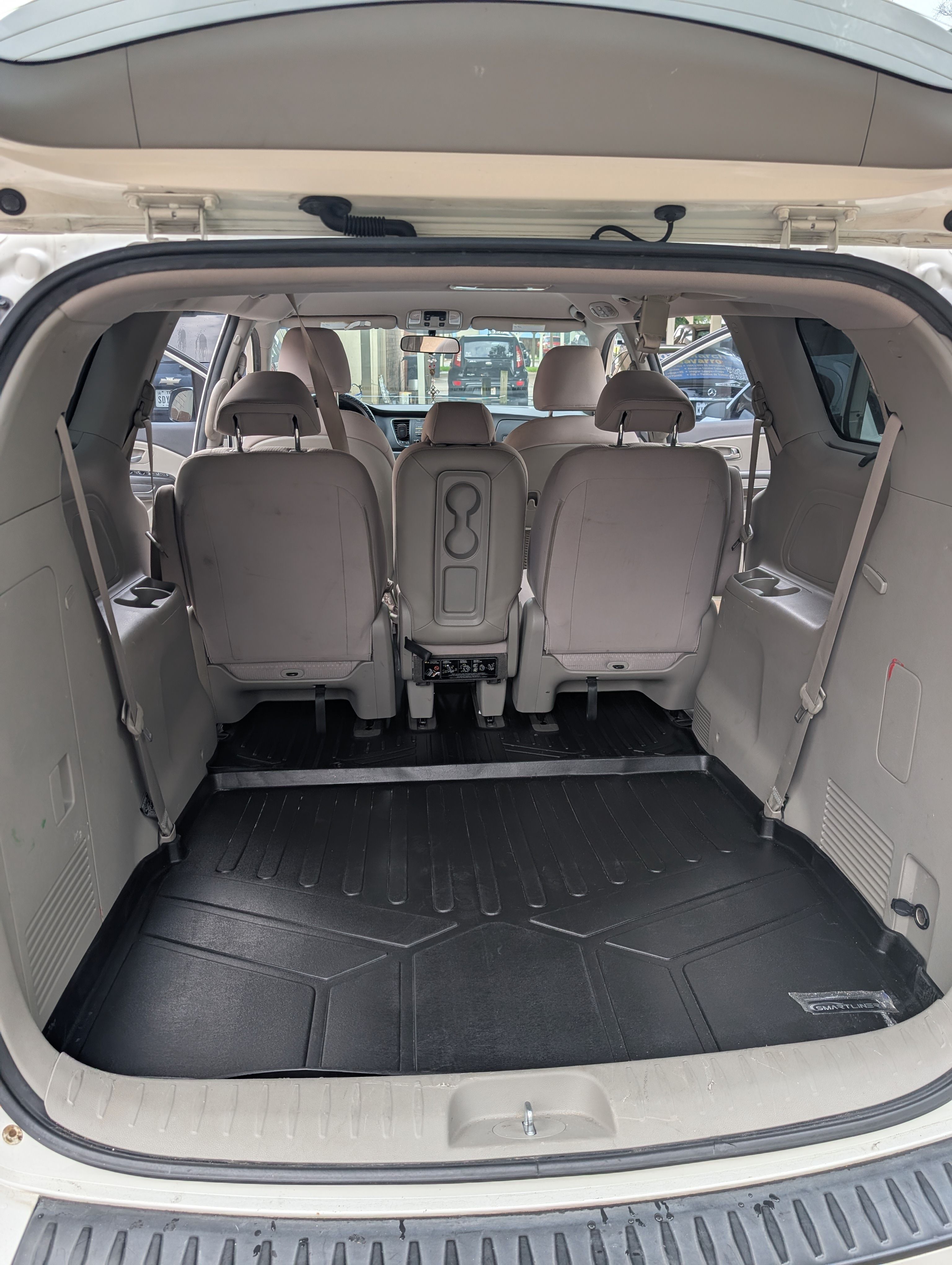 Used 2016 Kia Sedona LX w/ LX Convenience Package FWD image 19
