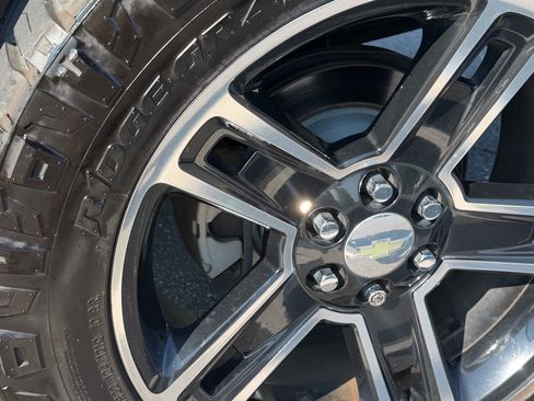 Used 2014 Chevrolet Silverado 1500 LTZ Z71 w/ LTZ Plus Package AWD/4WD image 8