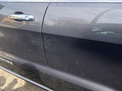 Used 2017 Jeep Grand Cherokee Overland image 28