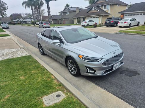 Used 2020 Ford Fusion Titanium image 9