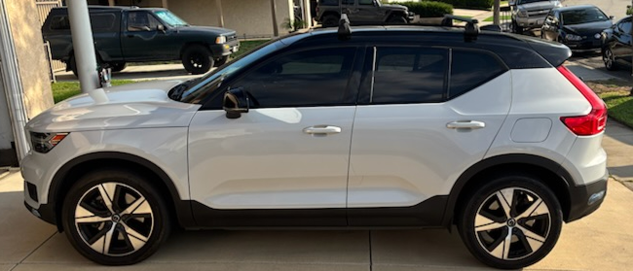 Used 2021 Volvo XC40 P8 Recharge AWD/4WD image 1