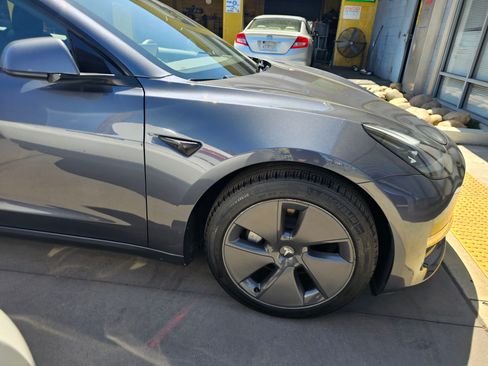 Used 2023 Tesla Model 3 Standard Range image 2