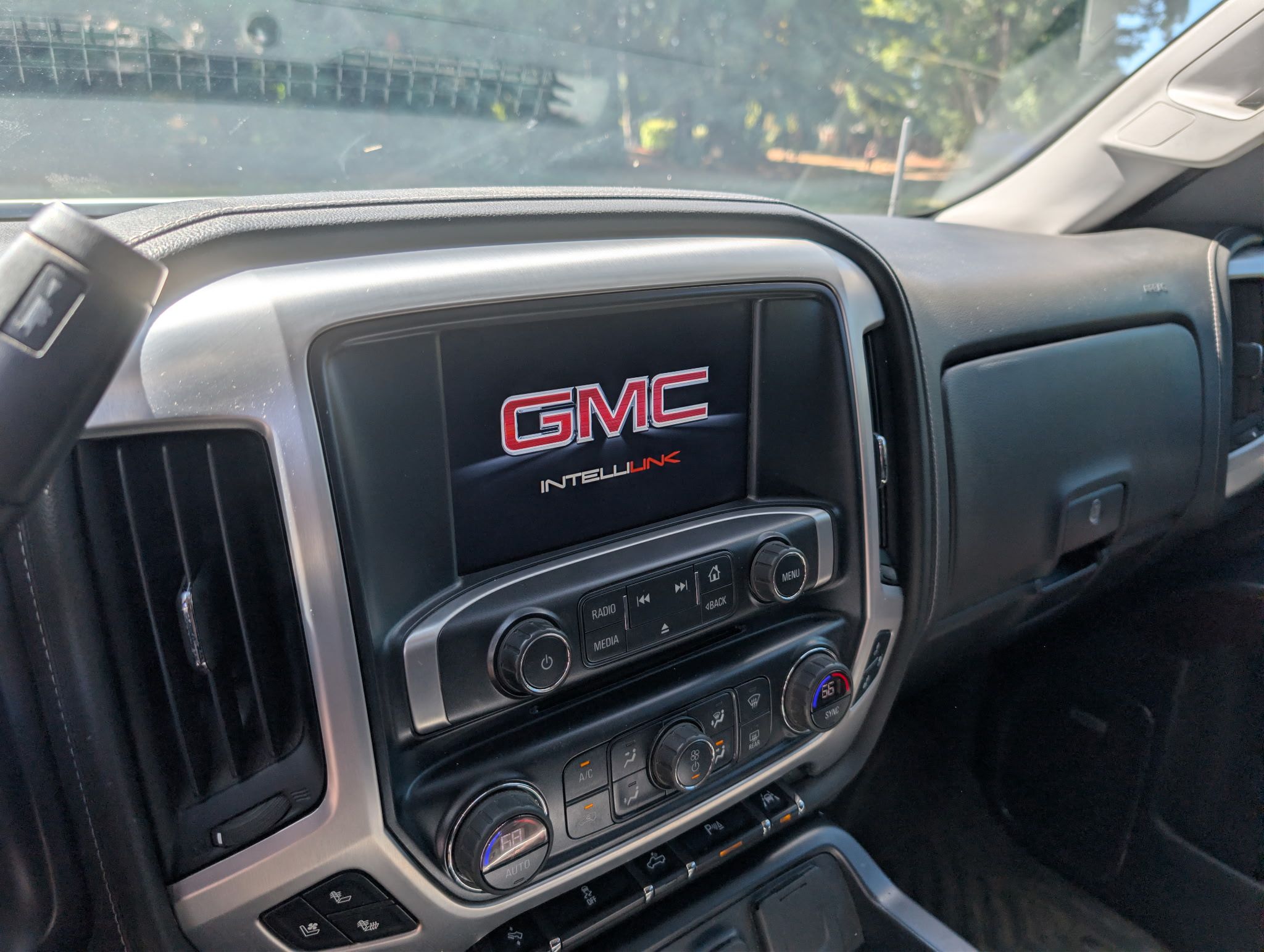 Used 2018 GMC Sierra 1500 SLT AWD/4WD image 9