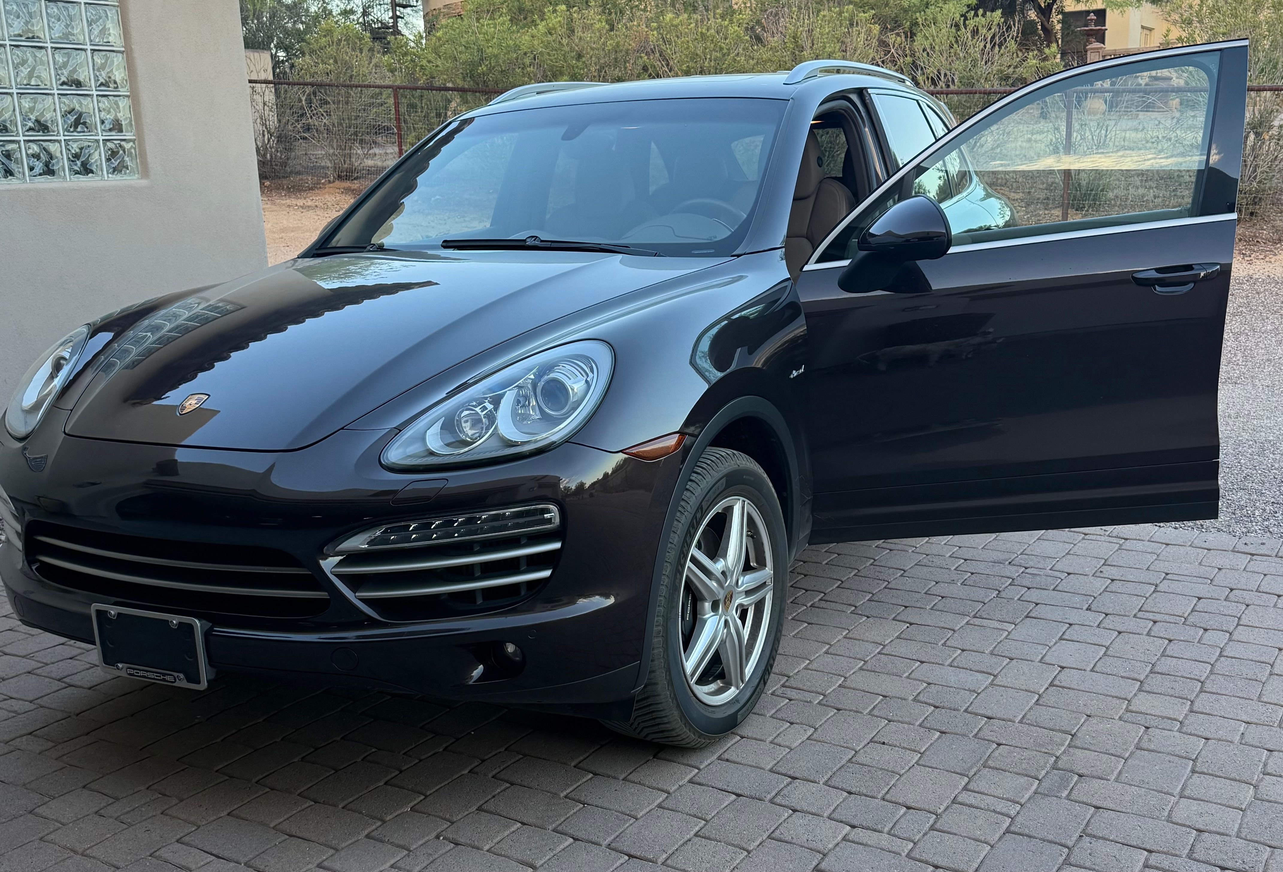Used 2014 Porsche Cayenne Diesel Platinum Edition AWD/4WD image 8