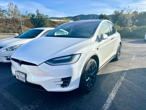 Used 2016 Tesla Model X 75D image 9