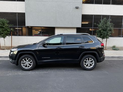 Used 2016 Jeep Cherokee Latitude w/ Cold Weather Group image 2