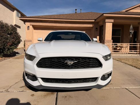 Used 2016 Ford Mustang Coupe image 2