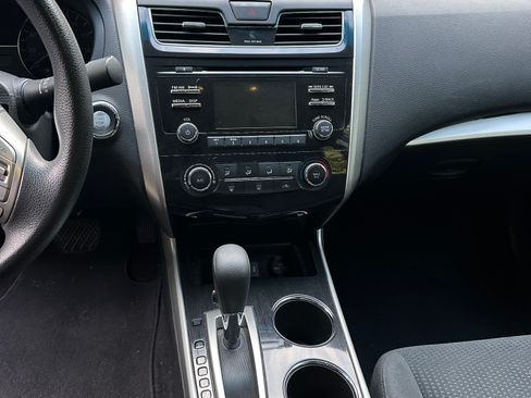 Used 2014 Nissan Altima 2.5 S w/ Display Audio Package FWD image 16