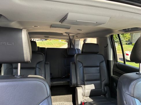 Used 2017 GMC Yukon XL Denali w/ Open Road Package AWD/4WD image 26