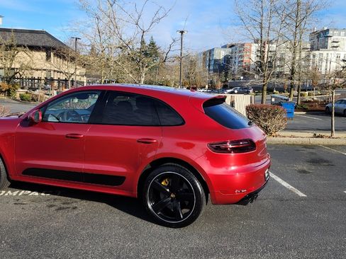 Used 2016 Porsche Macan Turbo image 9