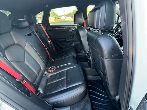 Used 2017 Porsche Macan GTS AWD/4WD image 18