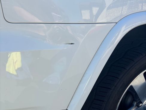 Used 2015 Jeep Grand Cherokee Overland w/ Advanced Technology Group image 16