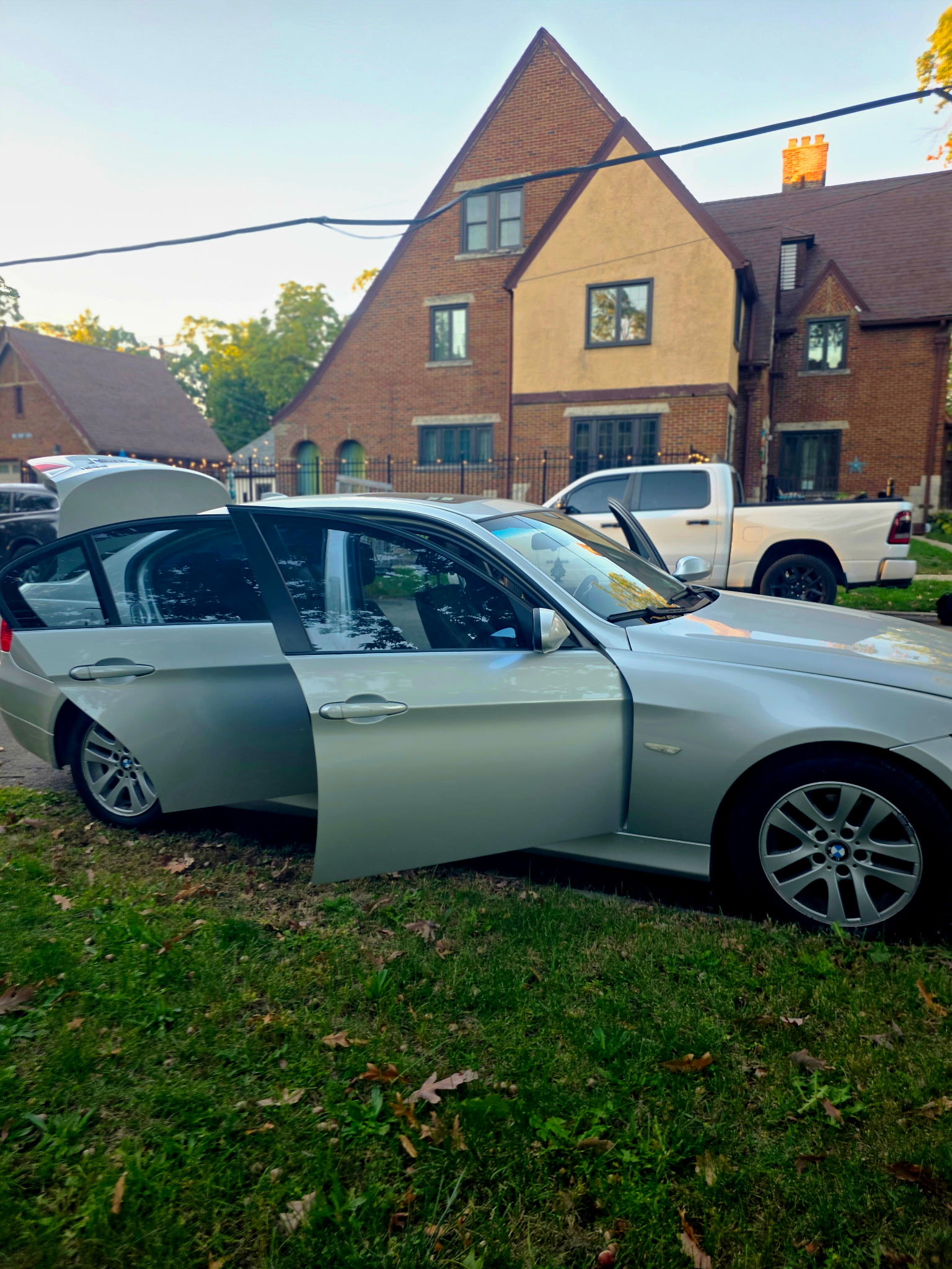 Used 2006 BMW 325i Sedan RWD image 11