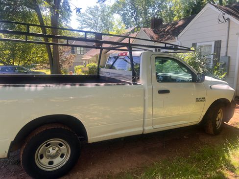 Used 2018 RAM 1500 Express RWD image 6