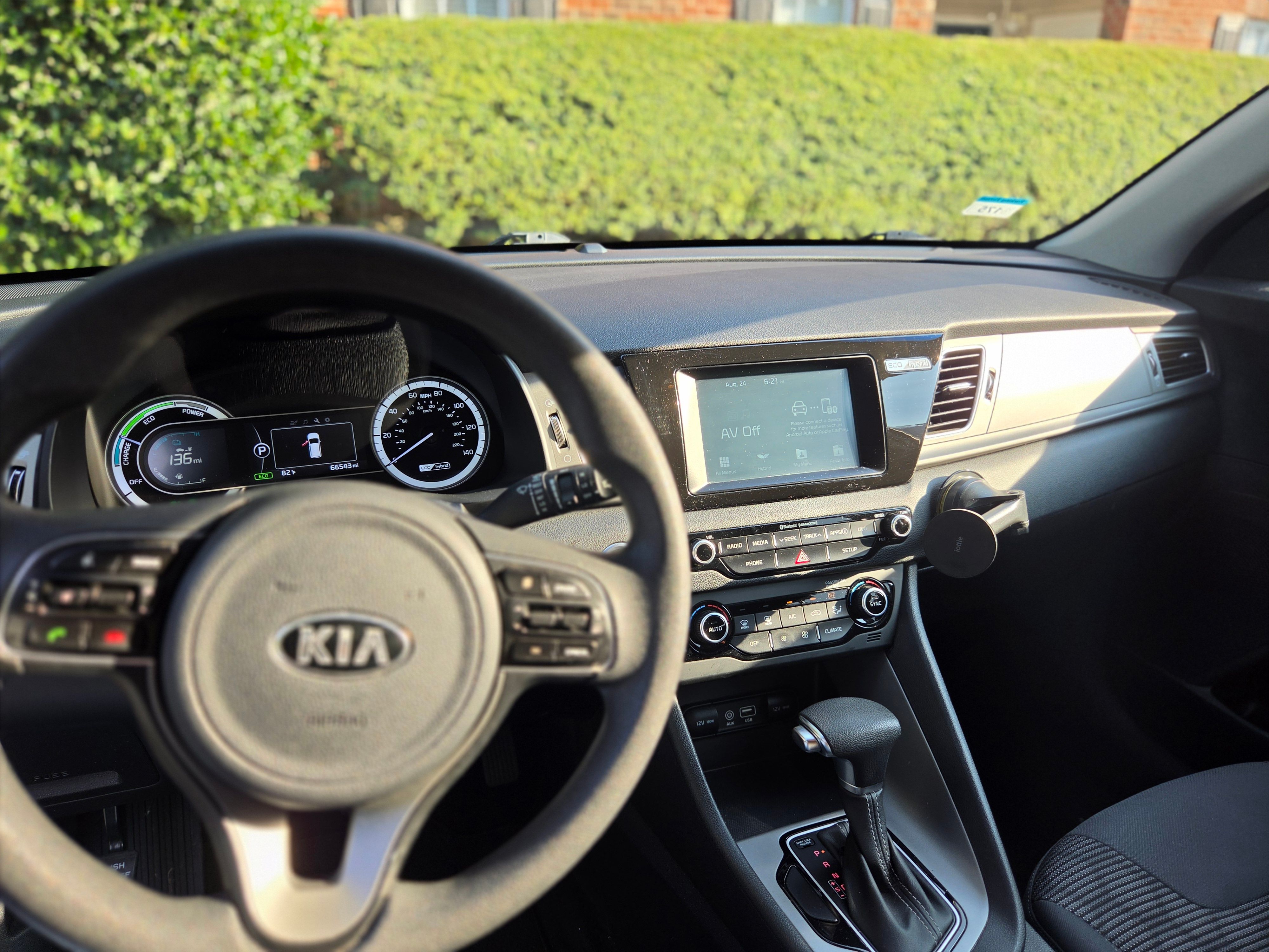 Used 2019 Kia Niro LX FWD image 11