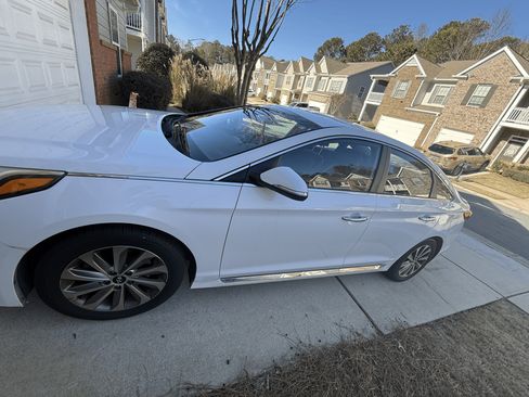Used 2016 Hyundai Sonata Sport w/ Option Group 02 image 5