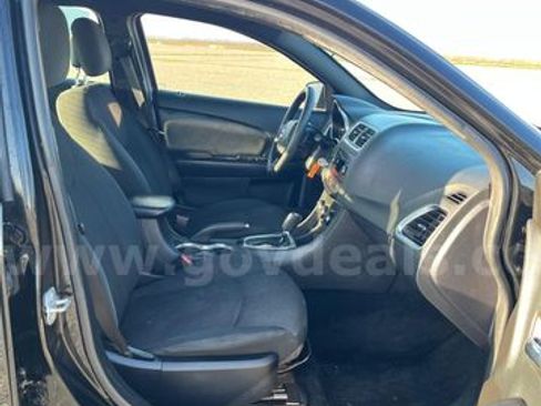 Used 2014 Dodge Avenger SE w/ Blacktop Package image 4