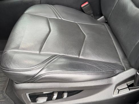 Used 2015 Cadillac Escalade Premium image 23