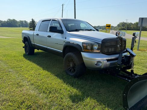 Used 2006 Dodge Ram 3500 Truck Laramie w/ Protection Group AWD/4WD image 5