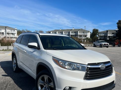 Used 2015 Toyota Highlander Limited Platinum image 1
