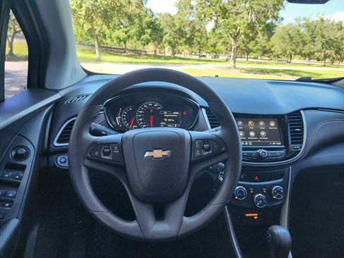 Used 2018 Chevrolet Trax LS w/ Fleet Convenience Package FWD image 16