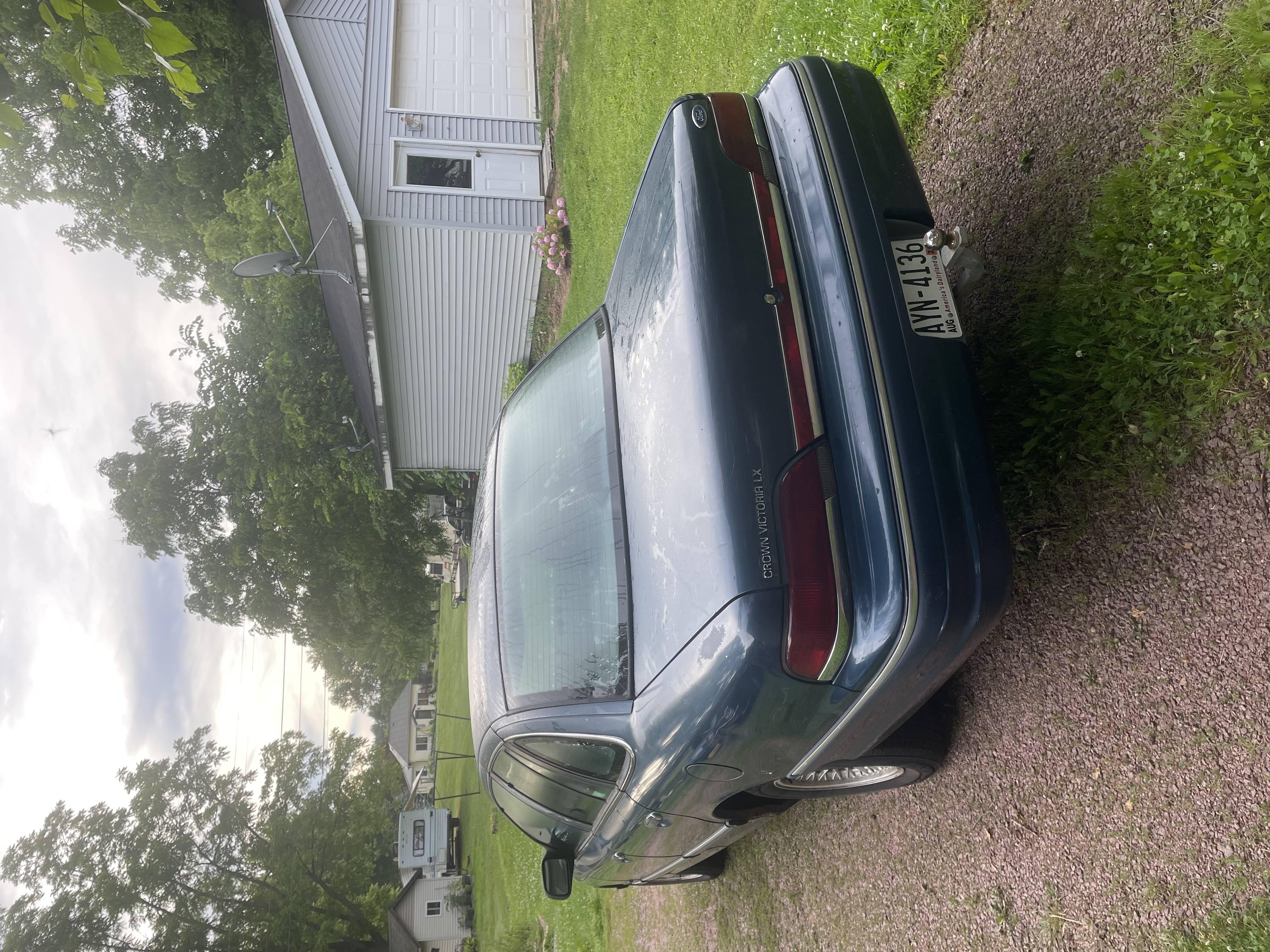 Used 1993 Ford Crown Victoria LX RWD image 4