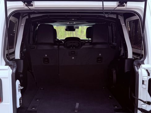 Used 2021 Jeep Wrangler Unlimited Sahara image 14