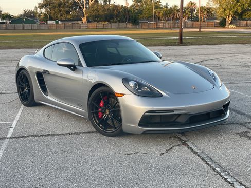 Used 2018 Porsche 718 Cayman GTS image 6