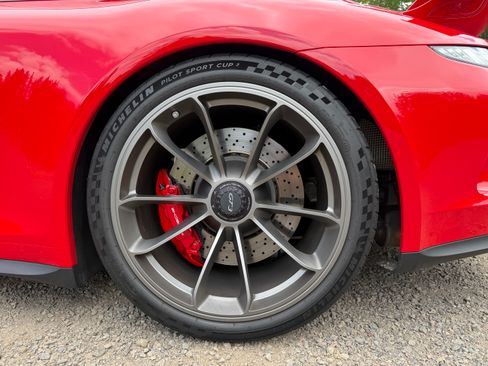Used 2015 Porsche 911 GT3 RWD image 13