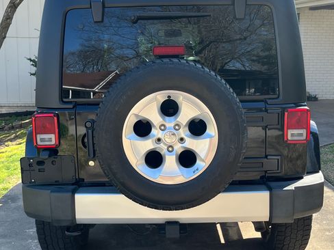 Used 2015 Jeep Wrangler Sahara image 6