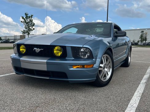 Used 2005 Ford Mustang GT Premium RWD image 8