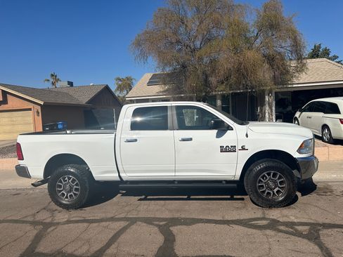 Used 2018 RAM 2500 SLT image 2