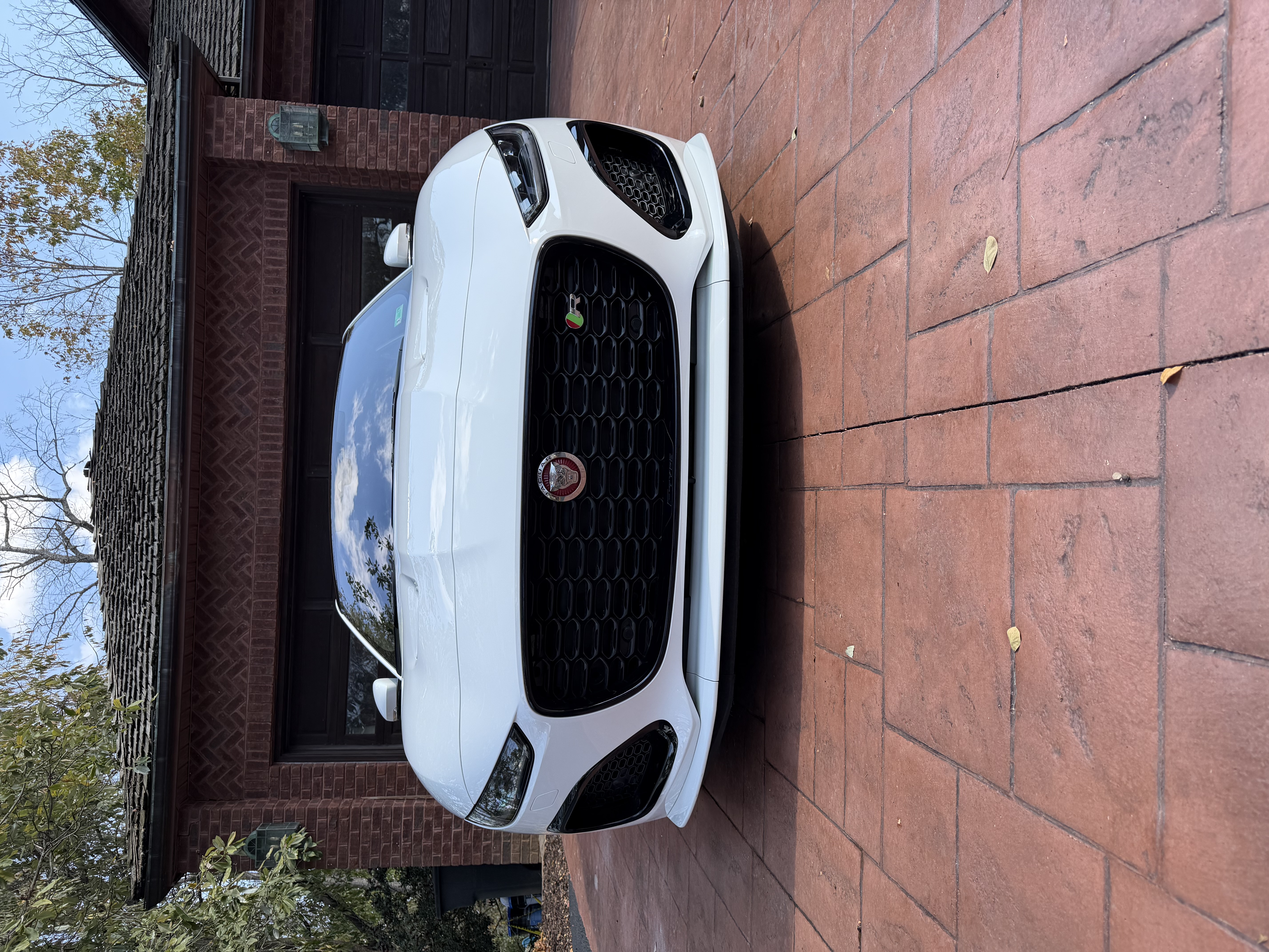 Used 2023 Jaguar F-TYPE R AWD/4WD image 2