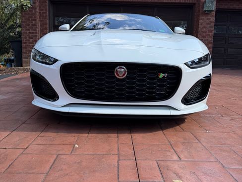 Used 2023 Jaguar F-TYPE R image 2