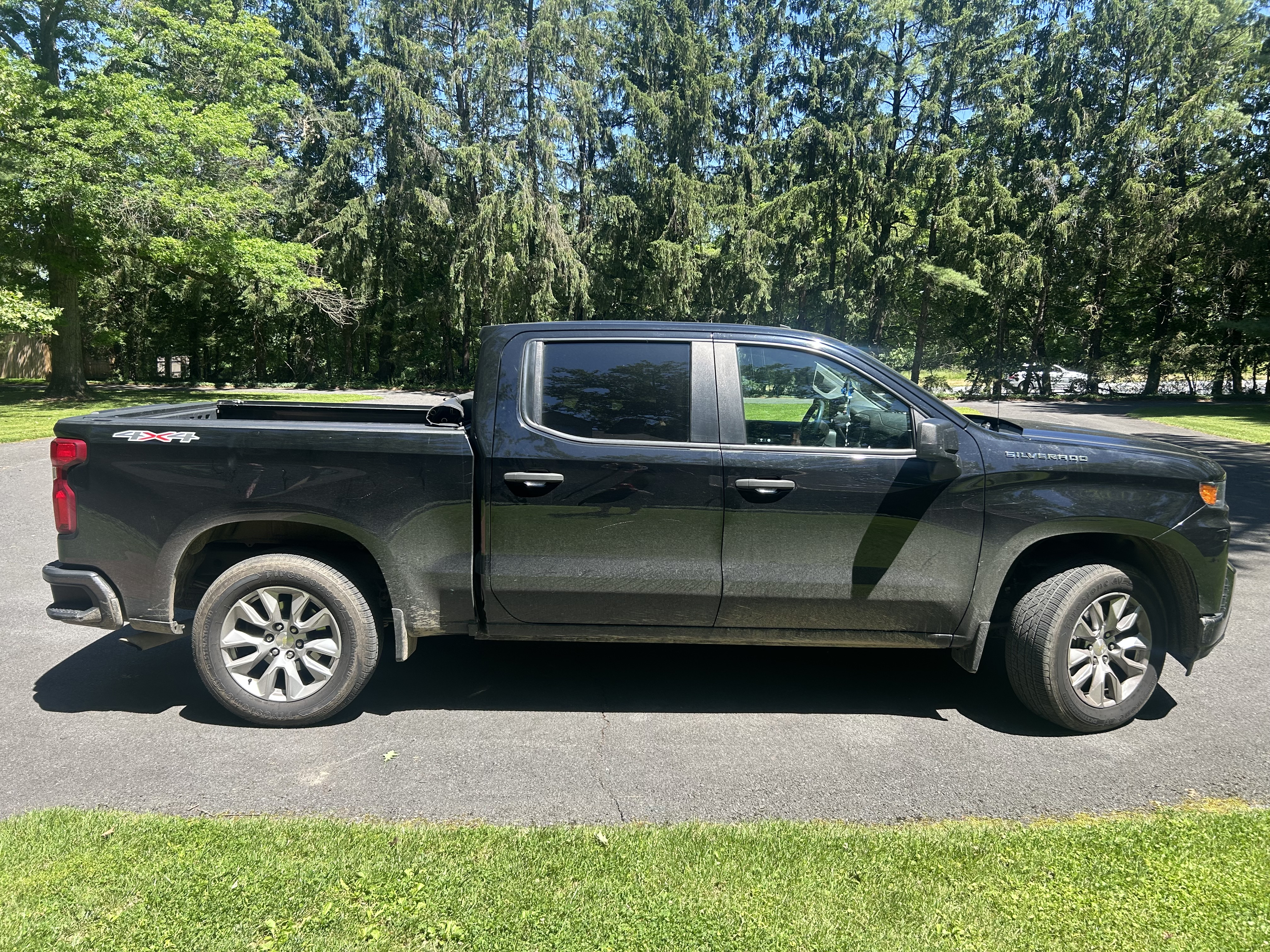 Used 2021 Chevrolet Silverado 1500 Custom AWD/4WD image 1
