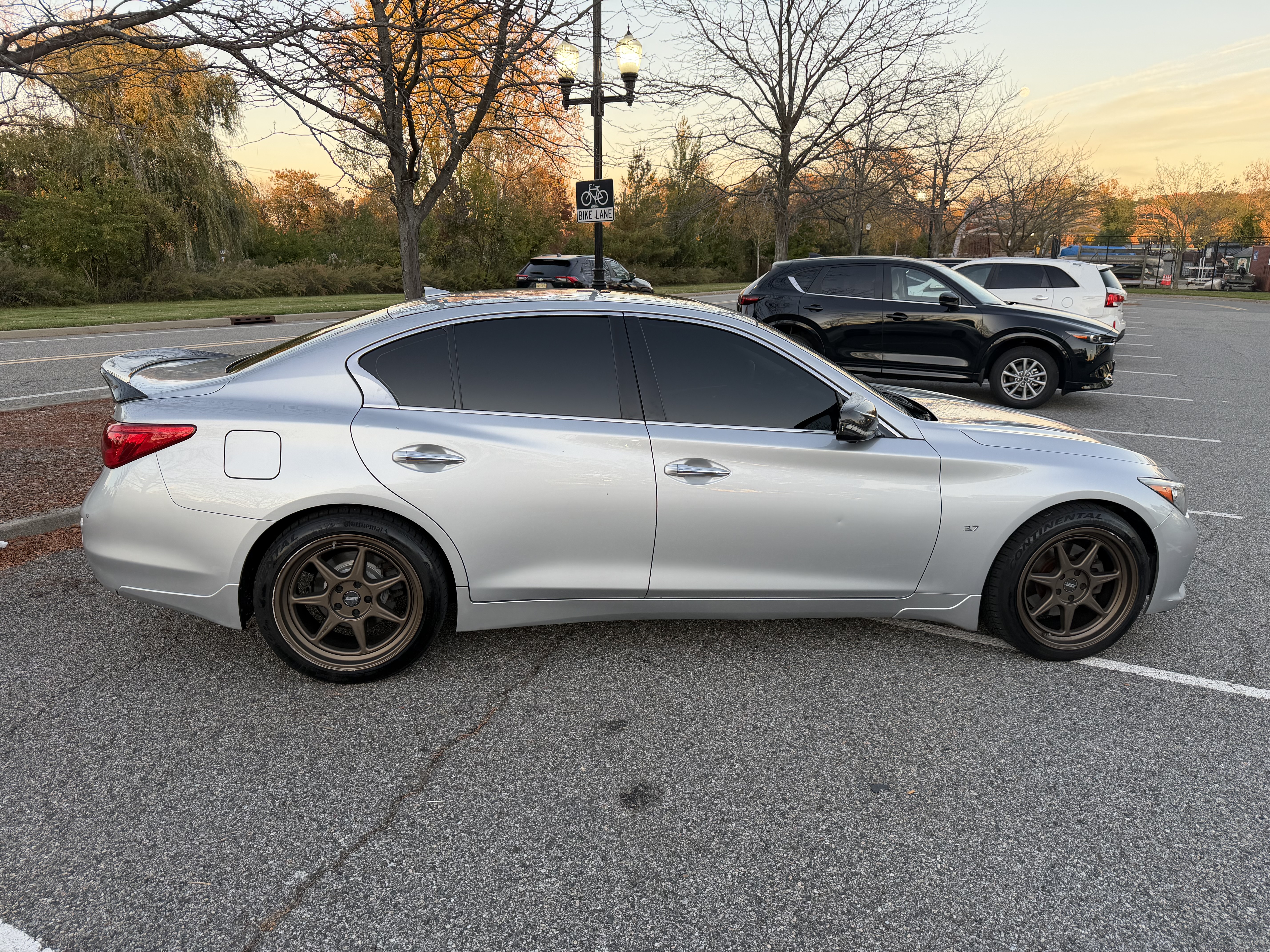 Used 2015 INFINITI Q50 Premium w/ Deluxe Touring Package AWD/4WD image 8