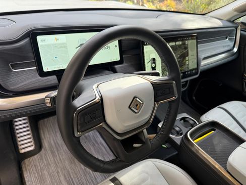 Used 2023 Rivian R1S Adventure AWD/4WD image 12