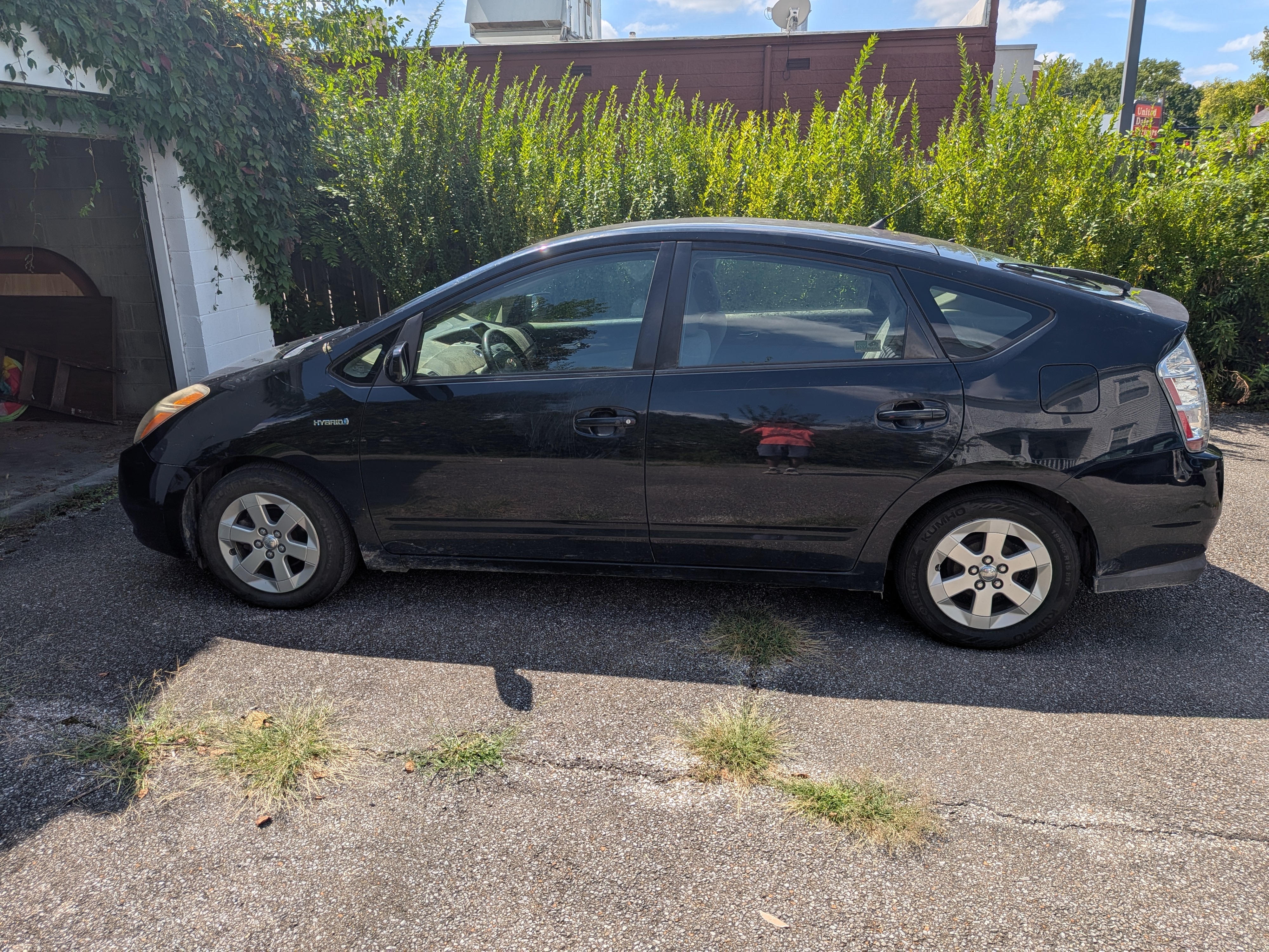 Used 2009 Toyota Prius w/ Pkg 2 FWD image 1