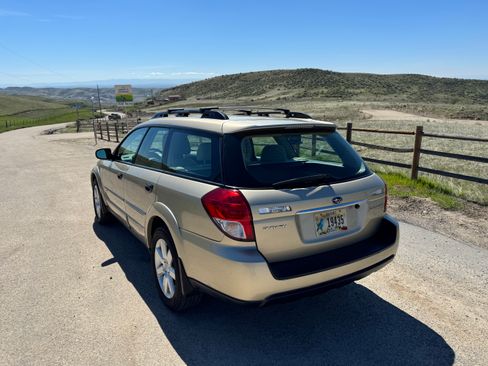 Used 2008 Subaru Outback 2.5i L.L. Bean image 4