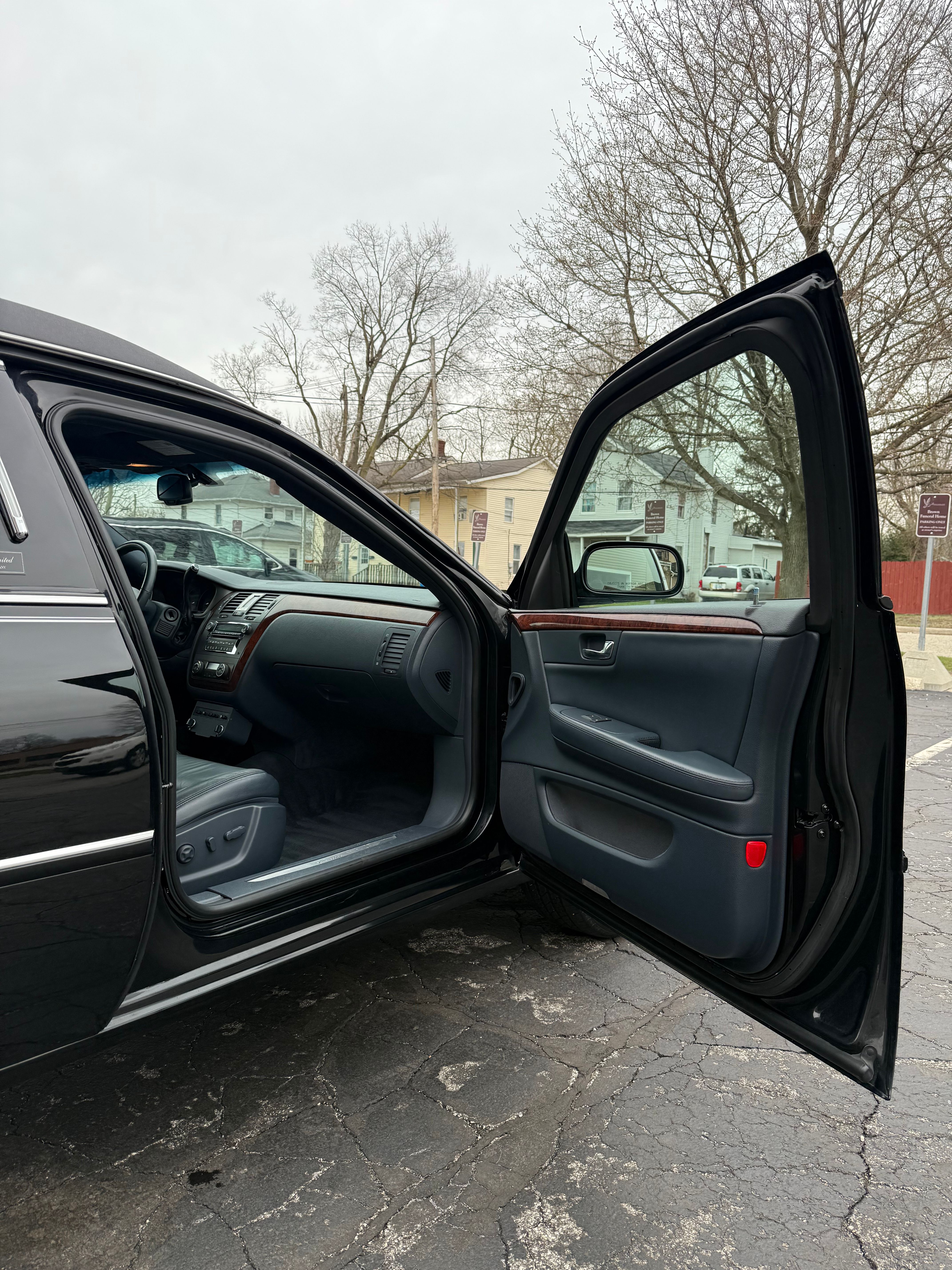 Used 2008 Cadillac DTS Limousine FWD image 9