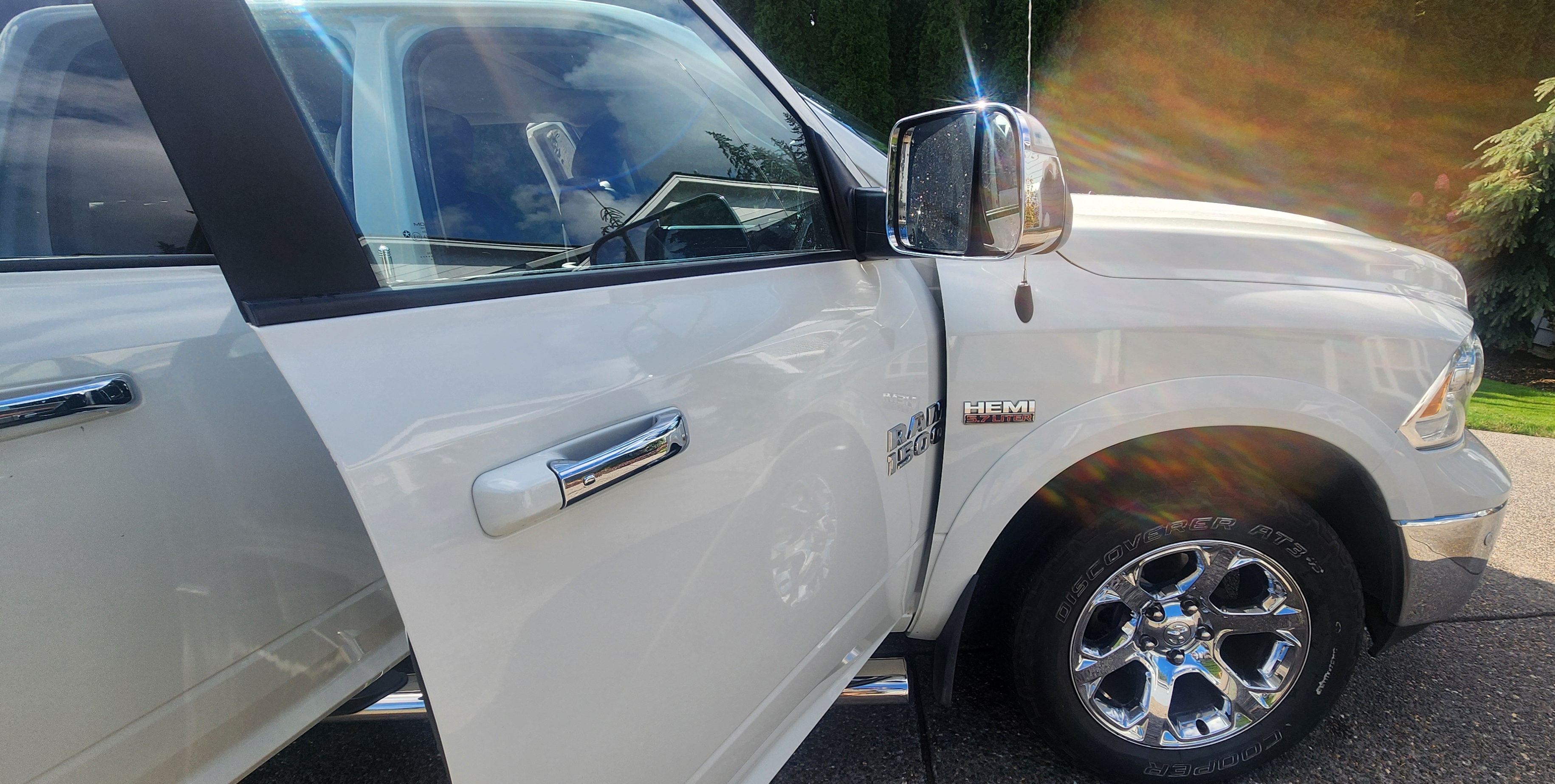 Used 2017 RAM 1500 Laramie w/ Convenience Group AWD/4WD image 12