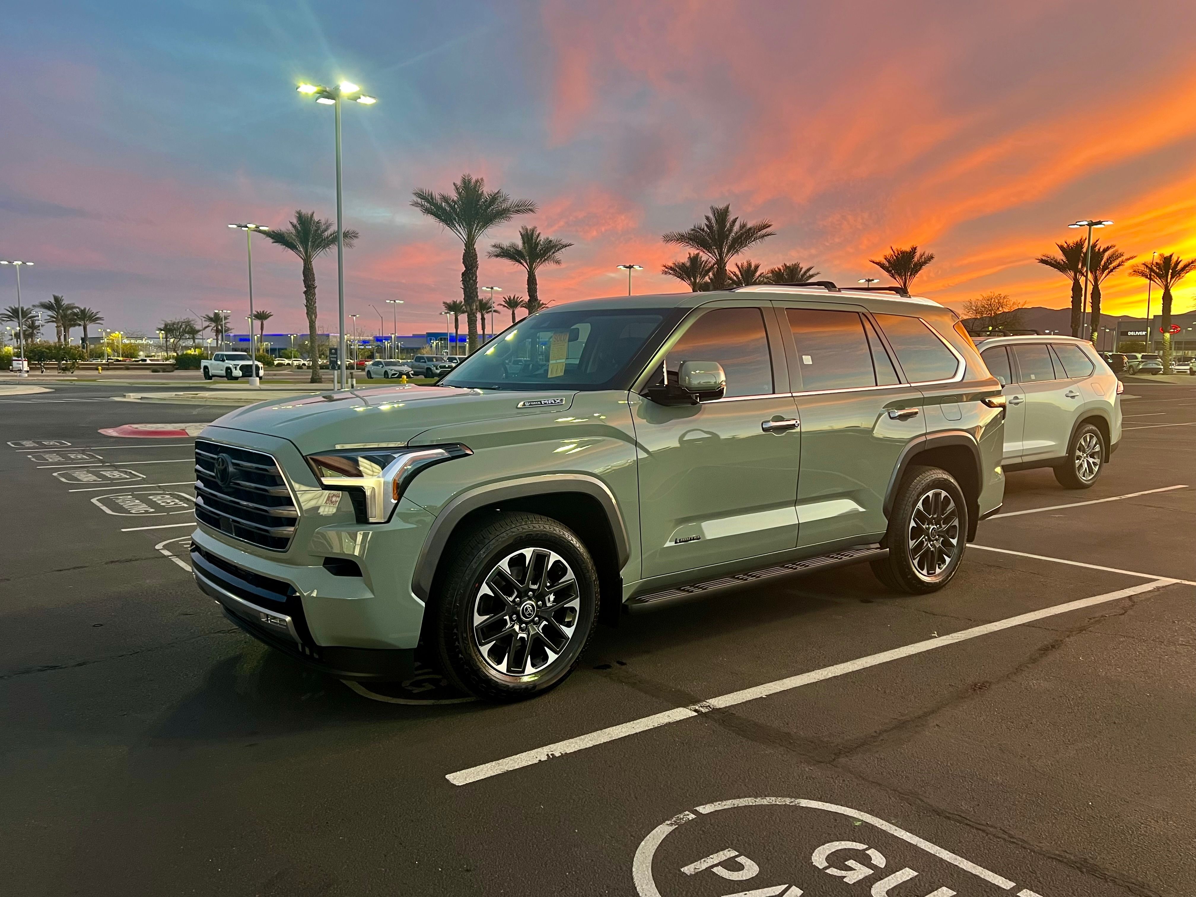 Used 2024 Toyota Sequoia Limited AWD/4WD image 4