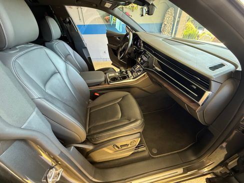 Used 2019 Audi Q8 Prestige AWD/4WD image 6