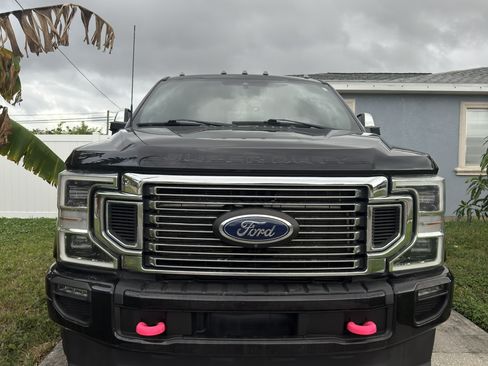 Used 2022 Ford F350 Platinum image 2