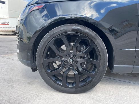 Used 2022 Land Rover Range Rover P525 Westminster Edition image 13