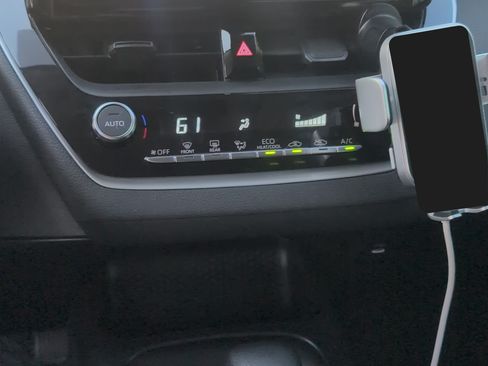 Used 2024 Toyota Corolla LE image 27